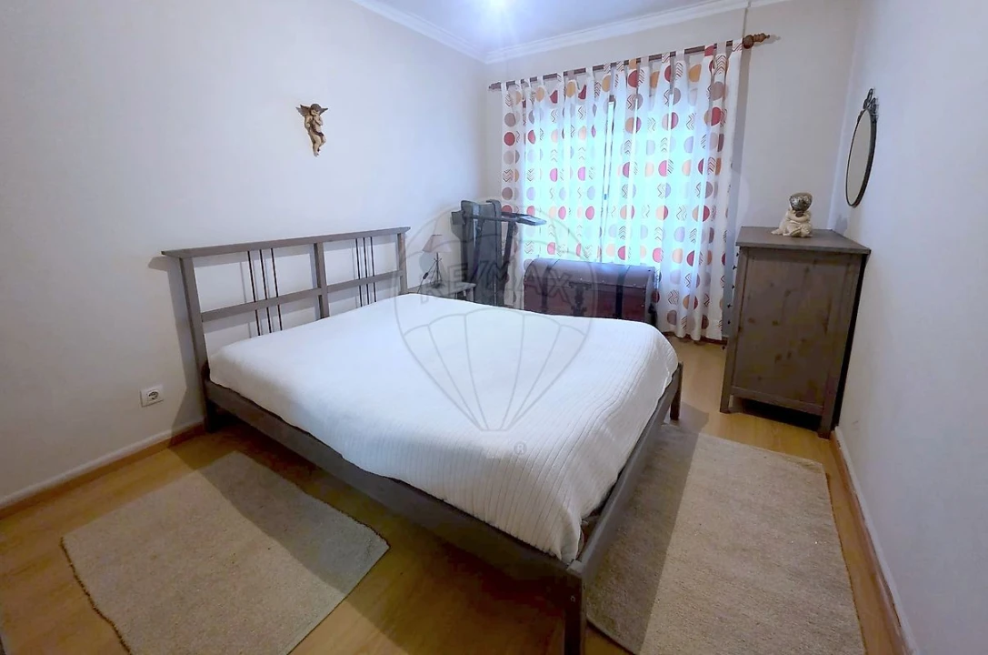 Apartamento T2 para Venda em Ota Foto 11