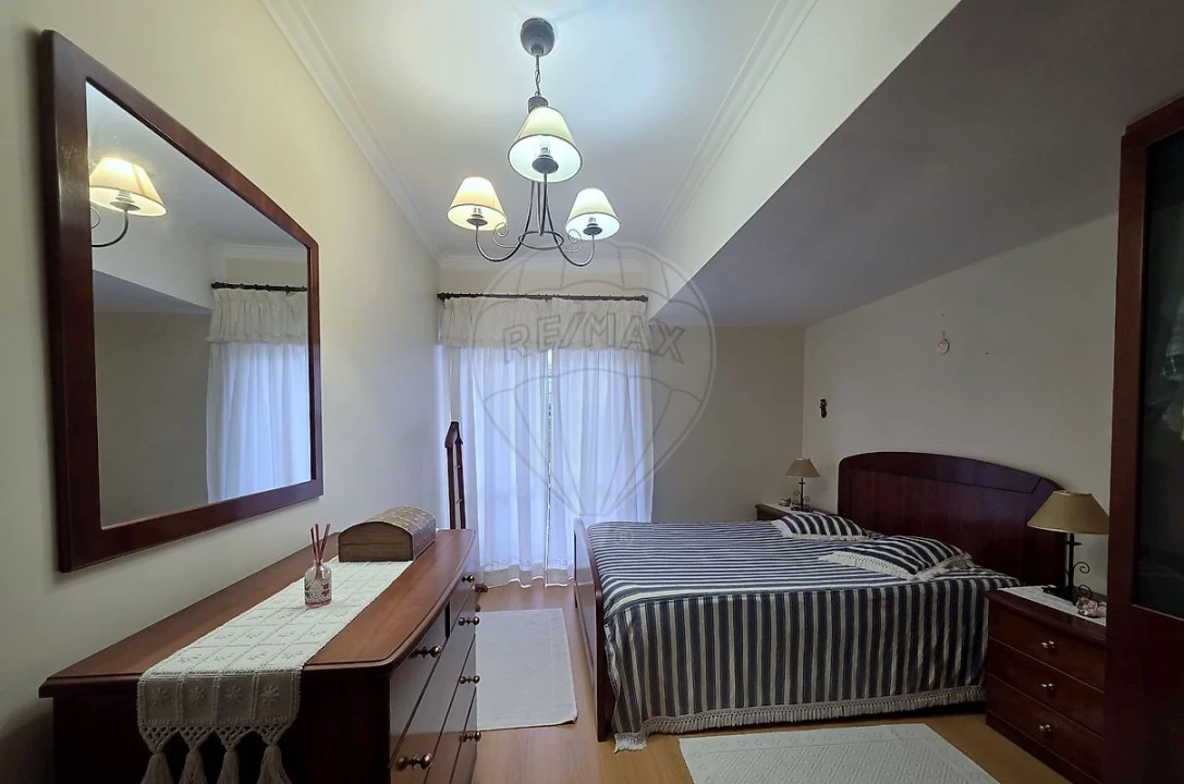 Apartamento T2 para Venda em Ota Foto 9