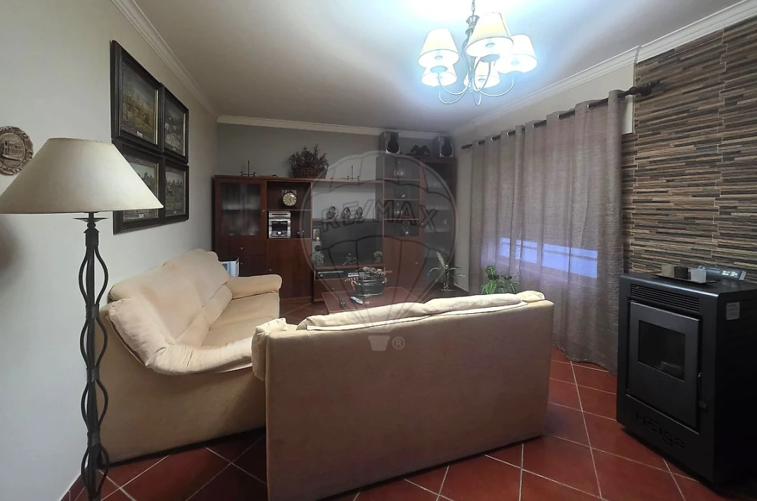 Apartamento T2 para Venda em Ota Foto 16