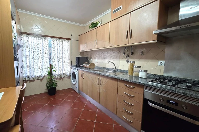 Apartamento T2 para Venda em Ota Foto 5