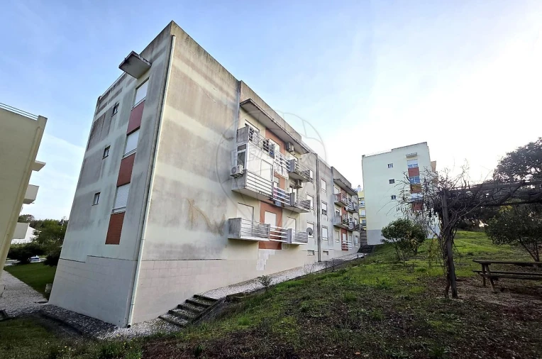 Apartamento T2 para Venda em Ota Foto 4