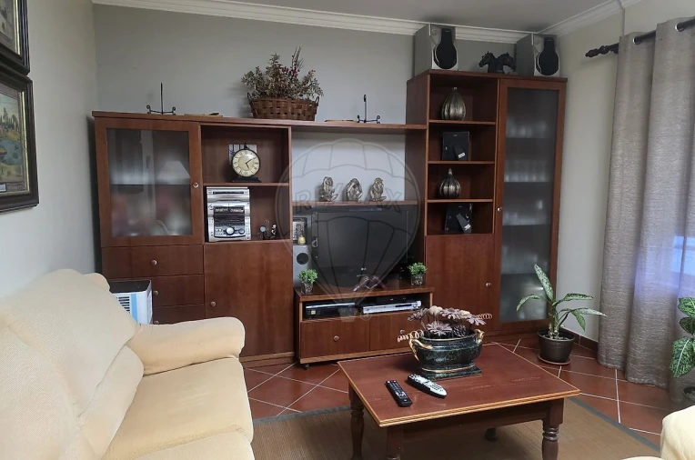 Apartamento T2 para Venda em Ota Foto 17