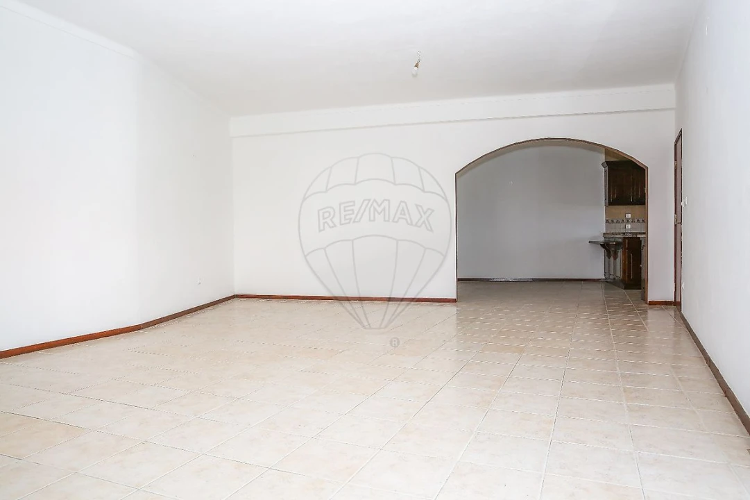 Apartamento T2 para Arrendamento em Arranho Foto 8