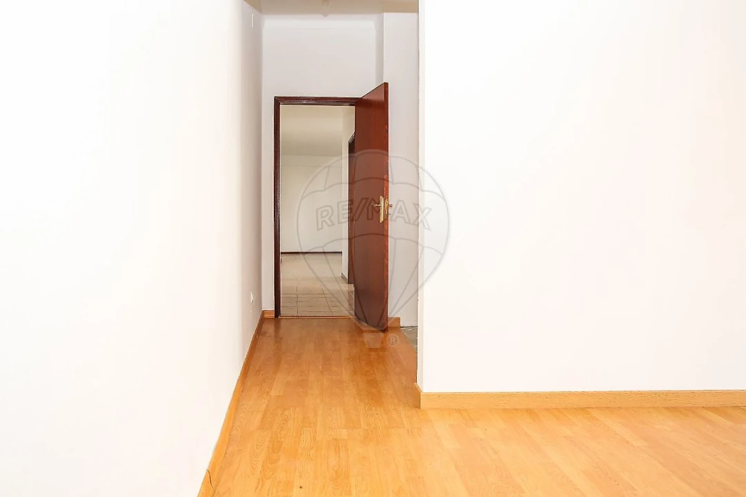 Apartamento T2 para Arrendamento em Arranho Foto 16