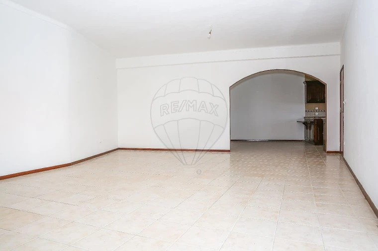 Apartamento T2 para Arrendamento em Arranho Foto 8