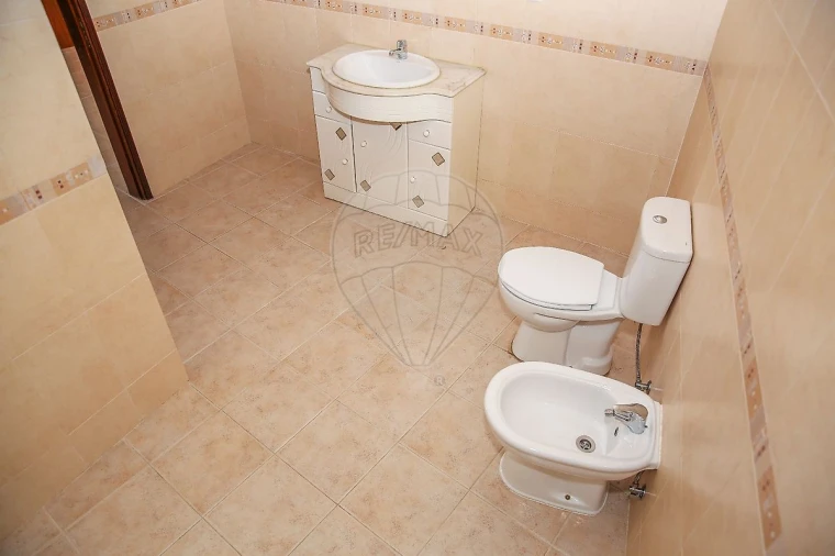 Apartamento T2 para Arrendamento em Arranho Foto 11