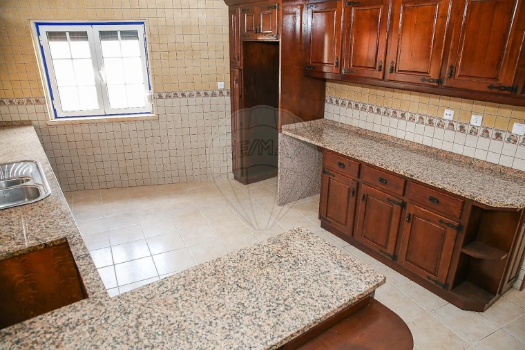 Apartamento T2 para Arrendamento em Arranho Foto 3