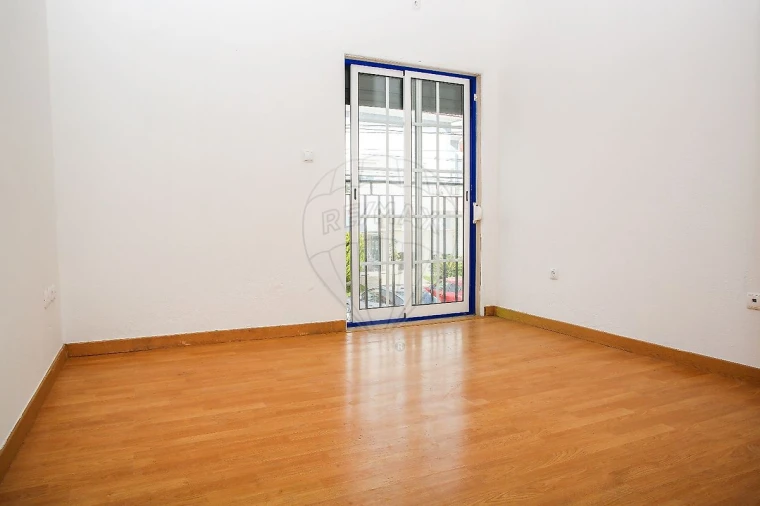 Apartamento T2 para Arrendamento em Arranho Foto 12
