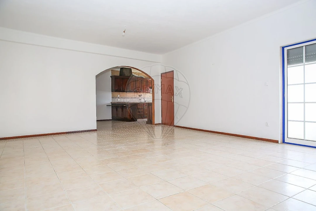 Apartamento T2 para Arrendamento em Arranho Foto 9