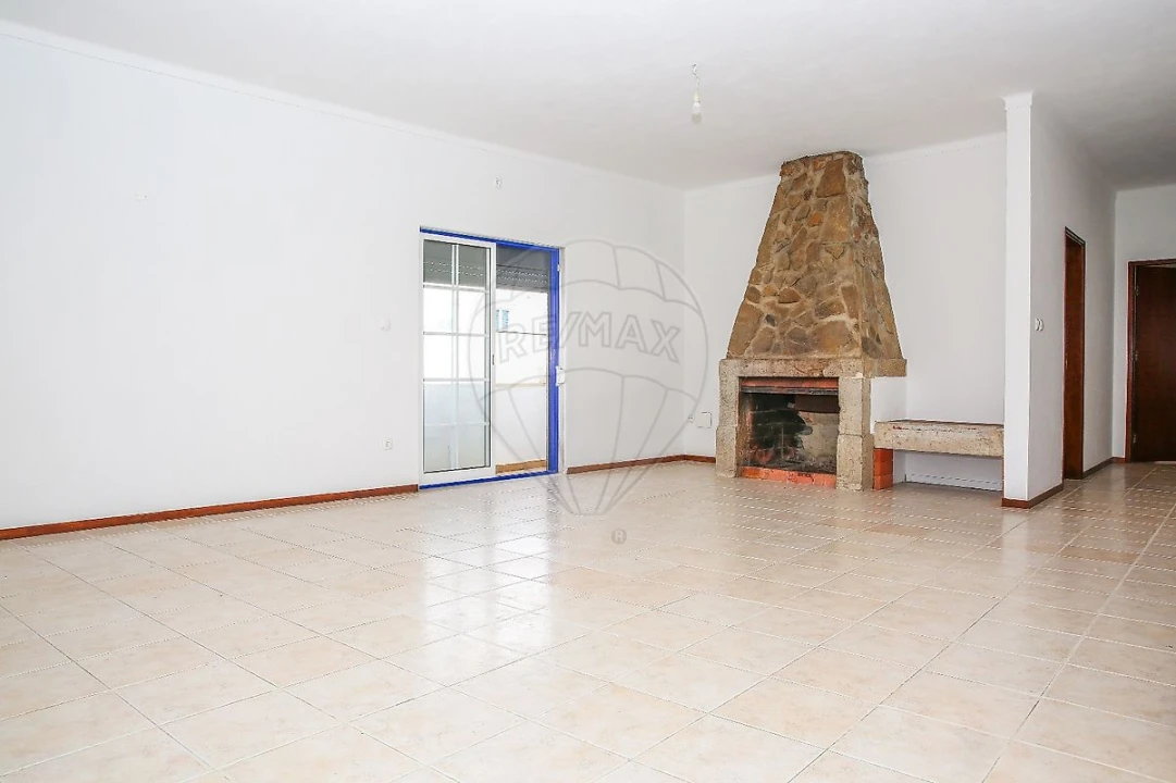 Apartamento T2 para Arrendamento em Arranho Foto 6