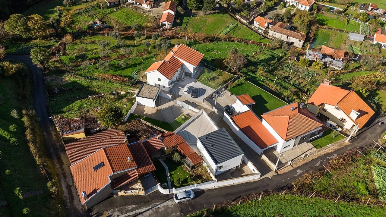 Moradia T3 para Venda em Arouca e Burgo Foto 7