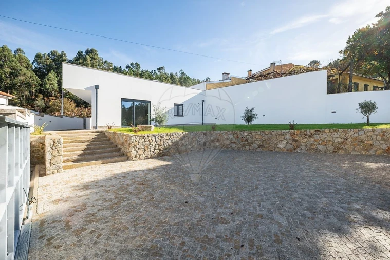 Moradia T3 para Venda em Arouca e Burgo