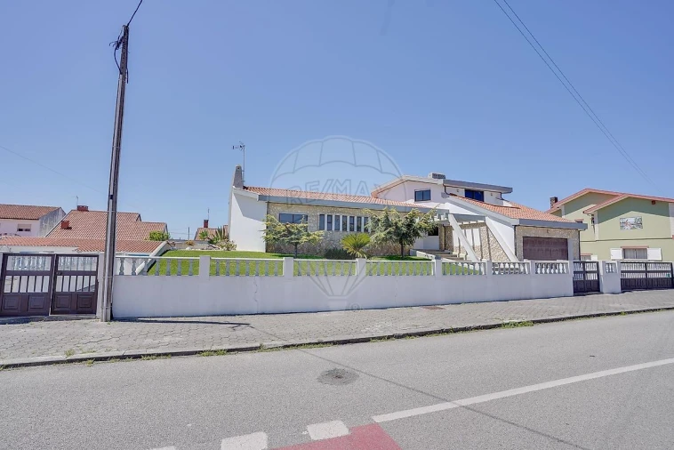 Moradia T4 para Venda em São Jacinto