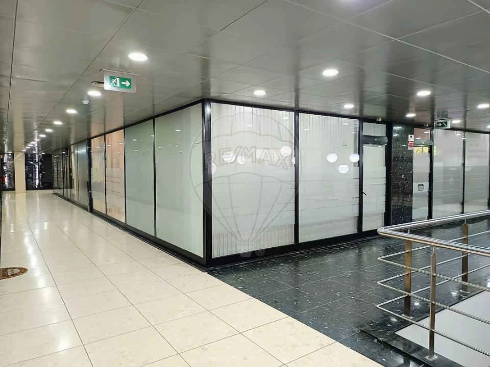 Loja para Venda em Gondomar (São Cosme), Valbom e Jovim Foto 7