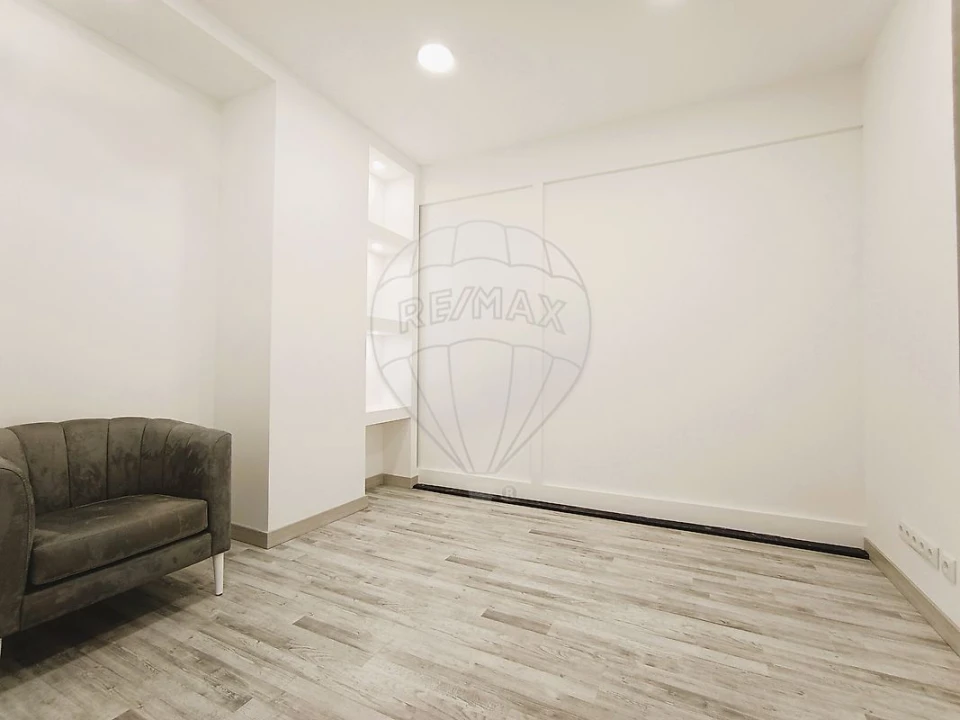 Loja para Venda em Gondomar (São Cosme), Valbom e Jovim Foto 2