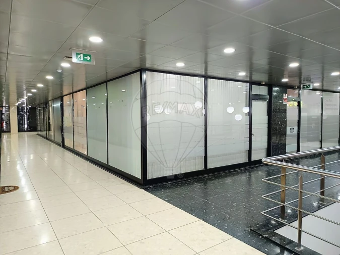 Loja para Venda em Gondomar (São Cosme), Valbom e Jovim Foto 7