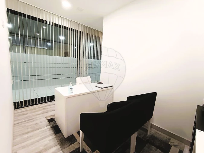 Loja para Venda em Gondomar (São Cosme), Valbom e Jovim Foto 4