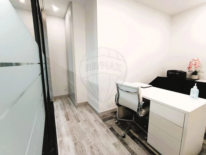 Loja para Venda em Gondomar (São Cosme), Valbom e Jovim Foto 5