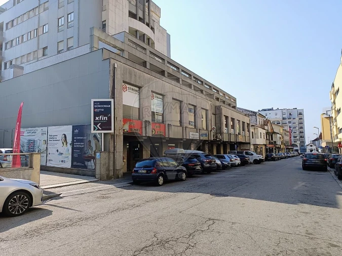 Loja para Venda em Gondomar (São Cosme), Valbom e Jovim Foto 9