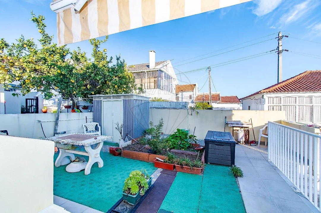 Moradia T2 para Venda em Santa Iria de Azoia, São João da Talha e Bobadela Foto 2