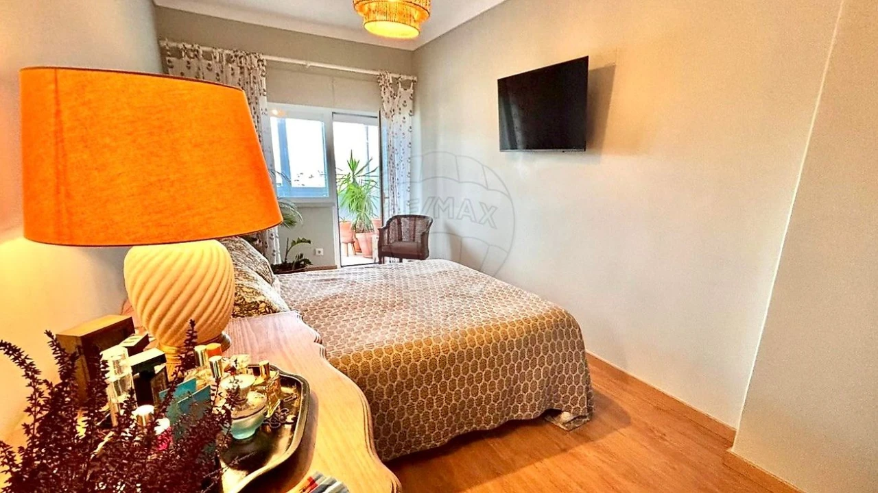 Apartamento T2 para Venda em Costa da Caparica Foto 9