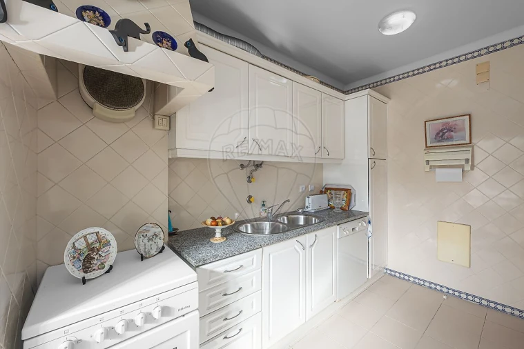 Apartamento T2 para Venda em Santa Maria, São Pedro e Matacães Foto 10