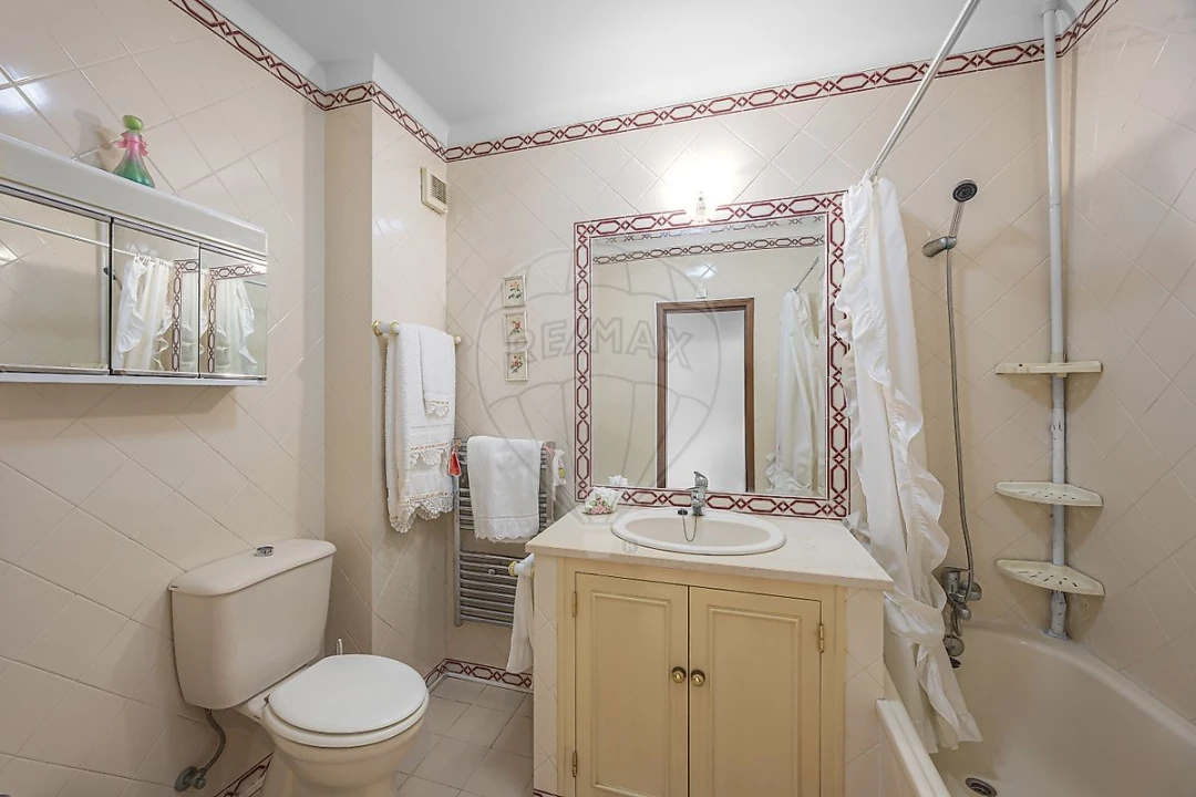 Apartamento T2 para Venda em Santa Maria, São Pedro e Matacães Foto 13