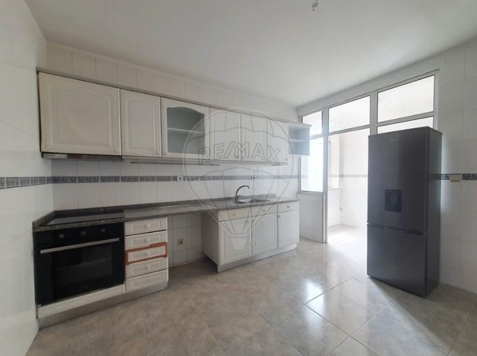 Apartamento T3 para Venda em Rio Tinto Foto 3