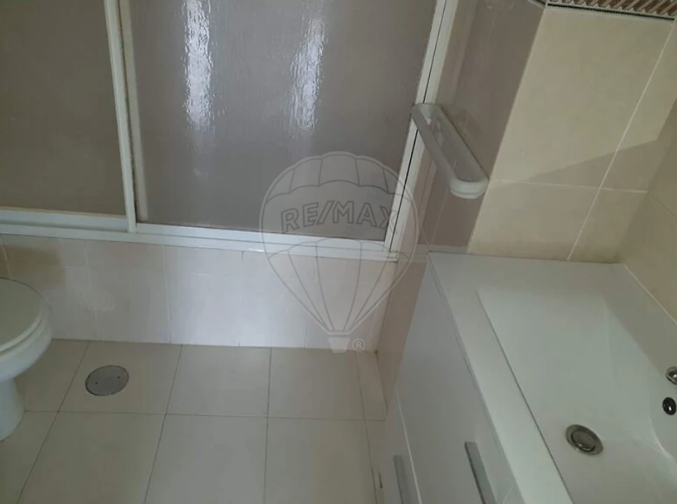 Apartamento T3 para Venda em Rio Tinto Foto 24