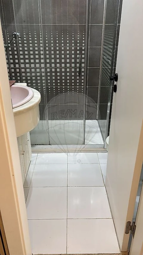 Apartamento T1 para Venda em Algueirão-Mem Martins