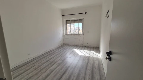 Apartamento T1 para Venda em Algueirão-Mem Martins
