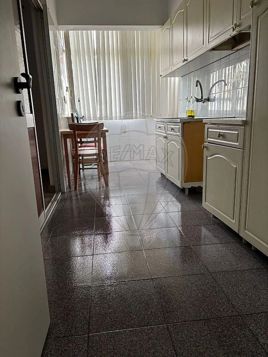Apartamento T1 para Venda em Algueirão-Mem Martins Foto 5