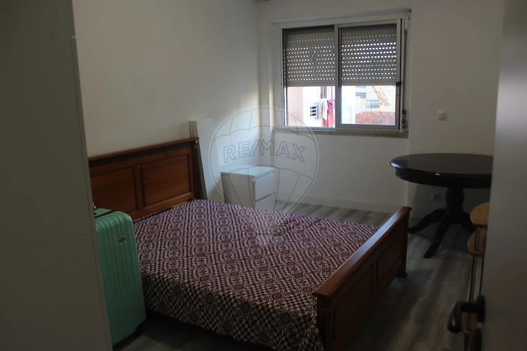 Apartamento T1 para Venda em Algueirão-Mem Martins Foto 12