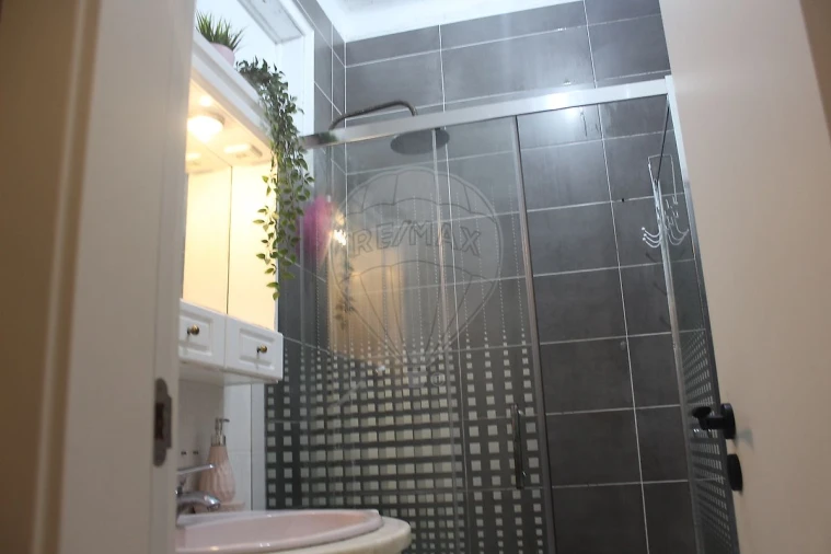 Apartamento T1 para Venda em Algueirão-Mem Martins Foto 6