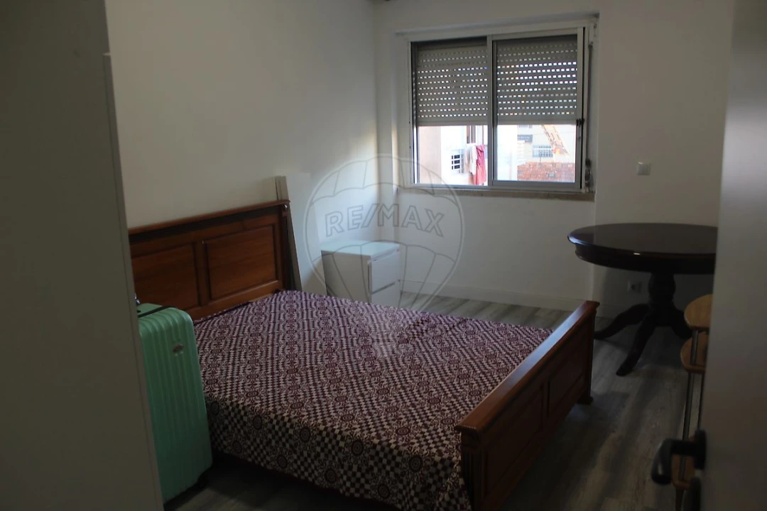 Apartamento T1 para Venda em Algueirão-Mem Martins Foto 12