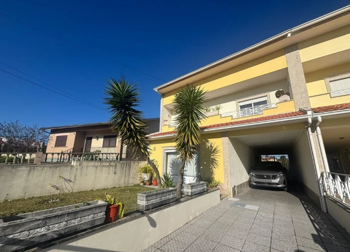 Moradia T4 para Venda em Eixo e Eirol Foto 3