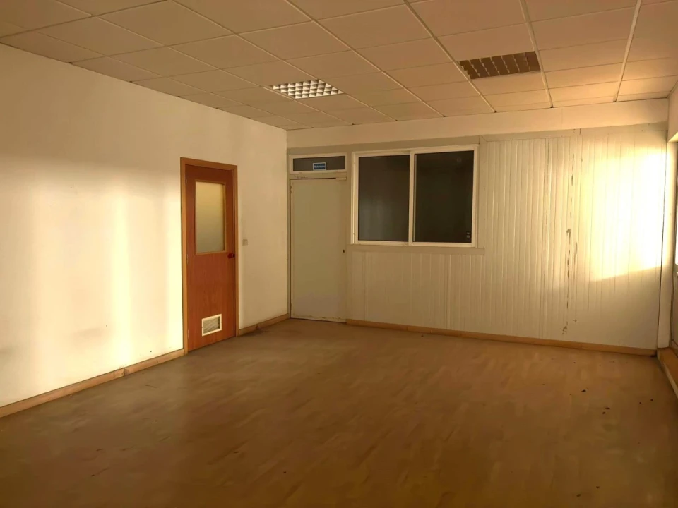 Armazém para Arrendamento em Esgueira Foto 1