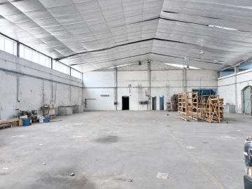 Armazém para Arrendamento em Esgueira