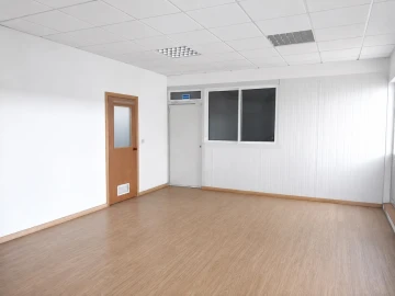 Armazém para Arrendamento em Esgueira
