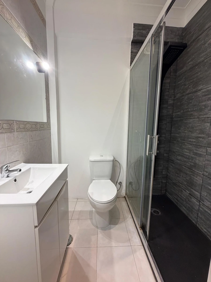 Apartamento T2 para Venda em Queluz e Belas Foto 14