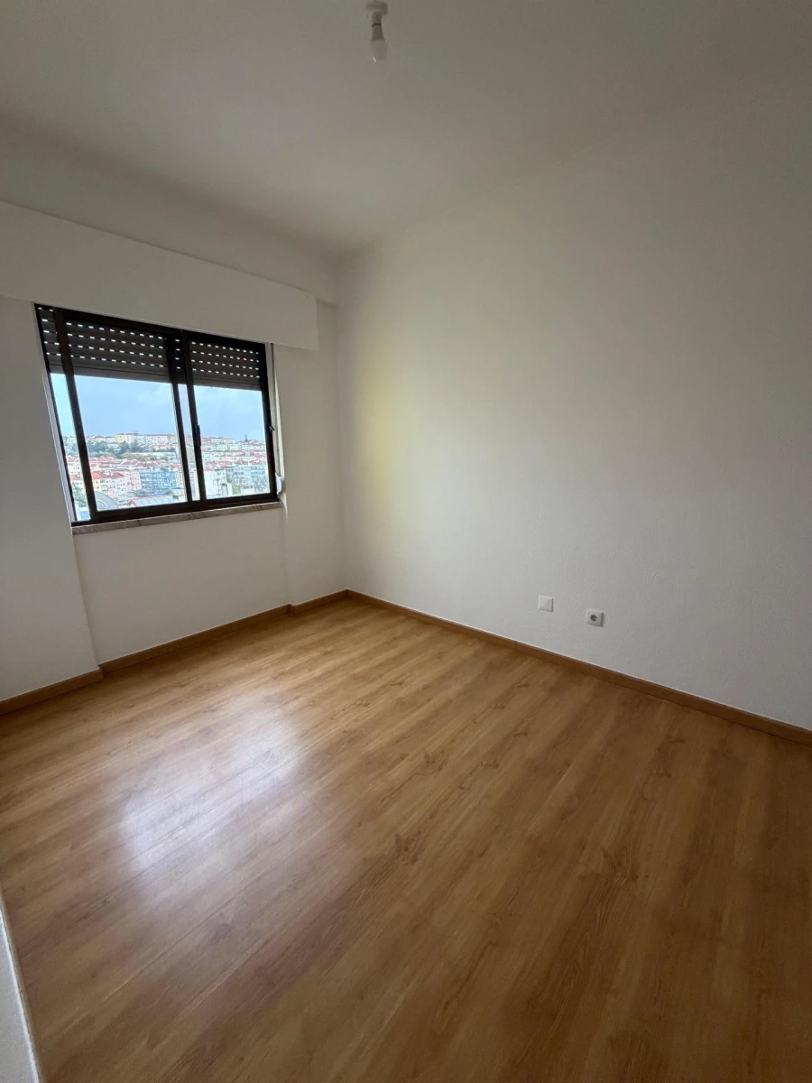 Apartamento T2 para Venda em Queluz e Belas Foto 3