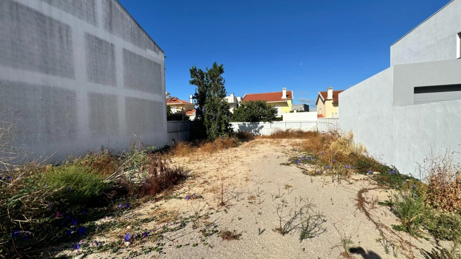 Terreno para Venda em Seixal Foto 2