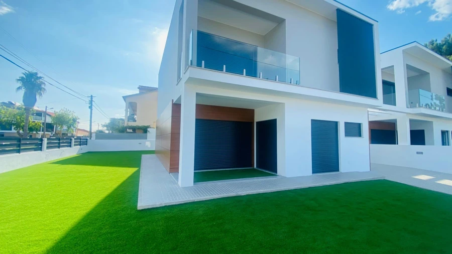 Moradia T4 para Venda em Fernao Ferro