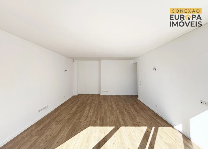 Apartamento T1 para Venda em Avenidas Novas Foto 6