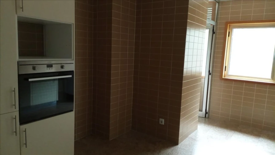 Apartamento T3 para Venda em Moreira Foto 5