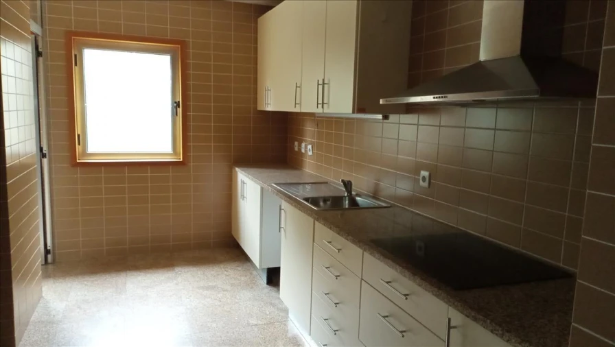 Apartamento T3 para Venda em Moreira Foto 7