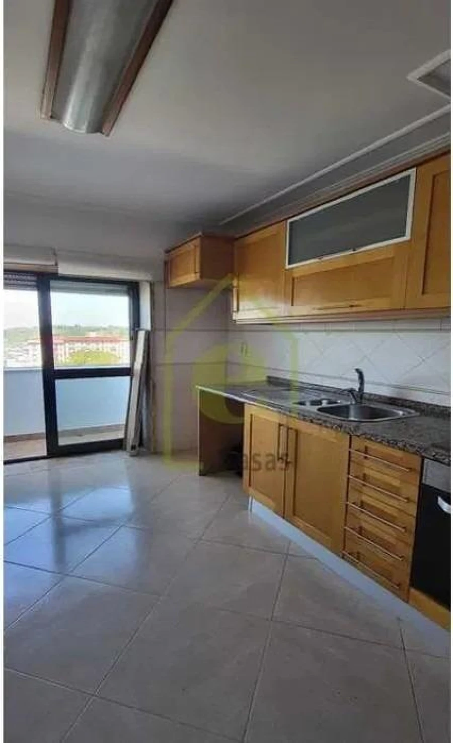 Apartamento T3 para Venda em Santo António dos Cavaleiros e Frielas