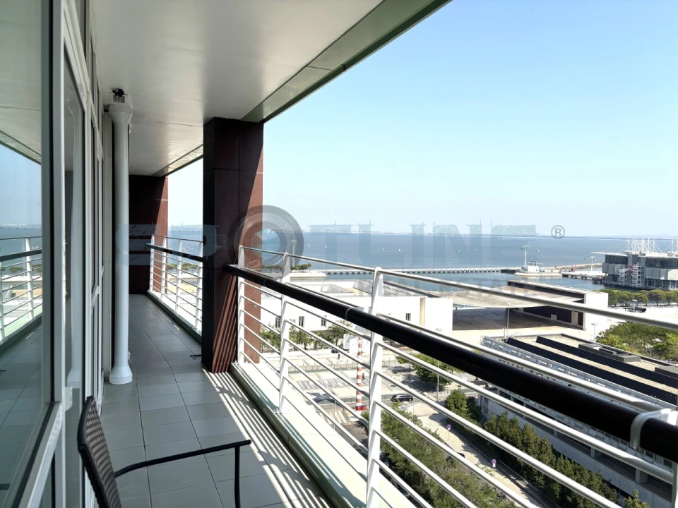 Apartamento T1 para Arrendamento em Parque das Nações Foto 5