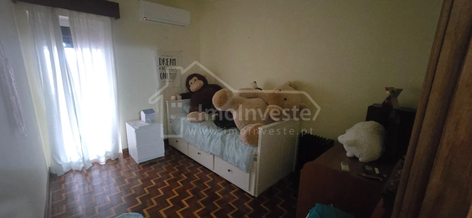 Moradia T5 para Venda em Alcains Foto 16