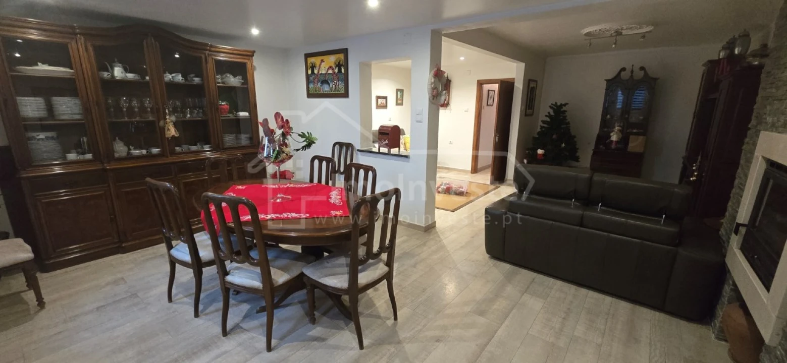 Moradia T5 para Venda em Alcains Foto 3